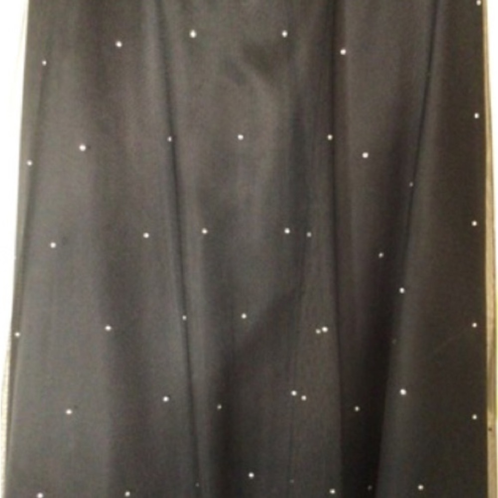 Gown - Picture 3 of 5